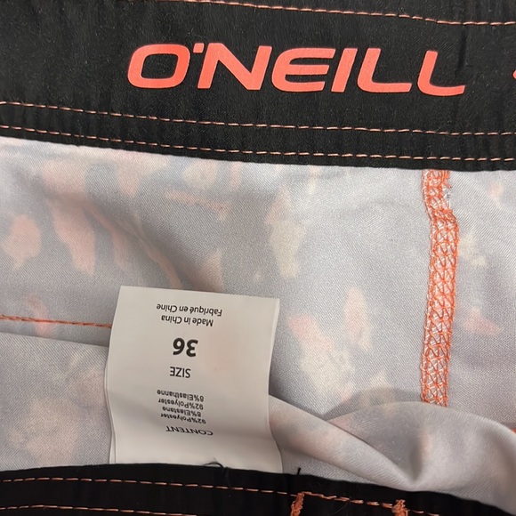 Men’s O’Neill shorts with lace closure at waist. - Picture 3 of 4